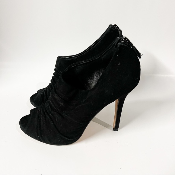 Saks Fifth Avenue Suede Alexandra  Peep Toe booties size 7 - Picture 3 of 10